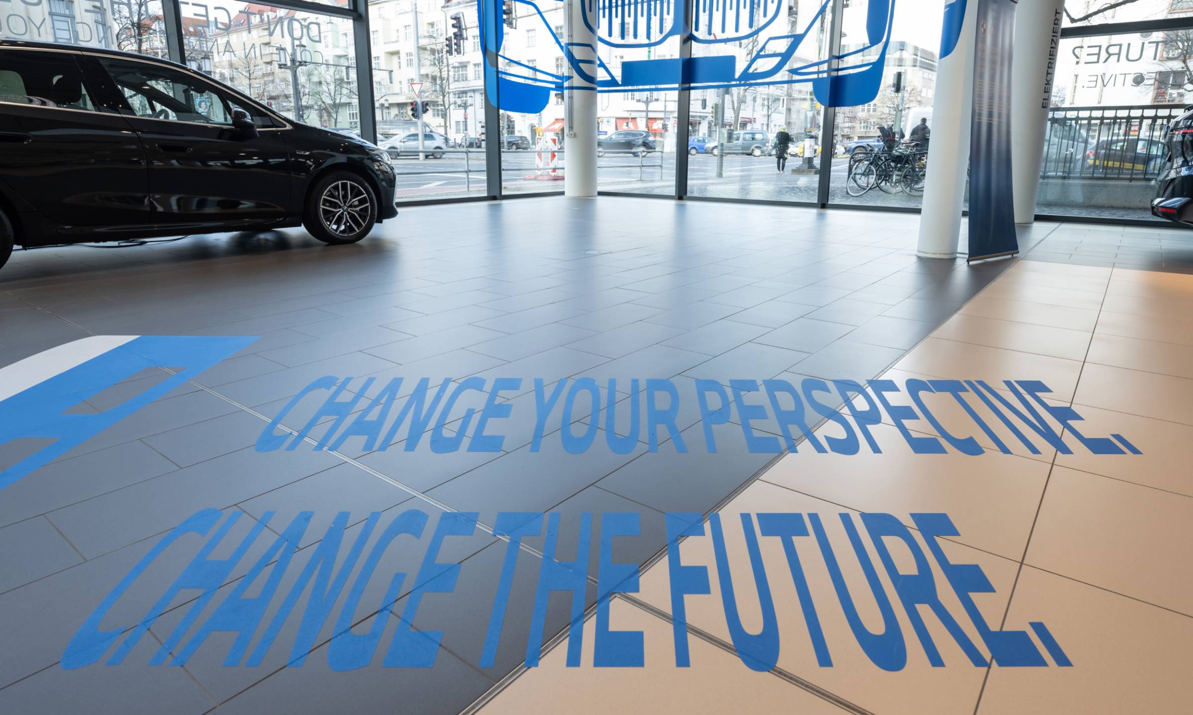 Anna Morphs - Anamorphose: BMW Berlin